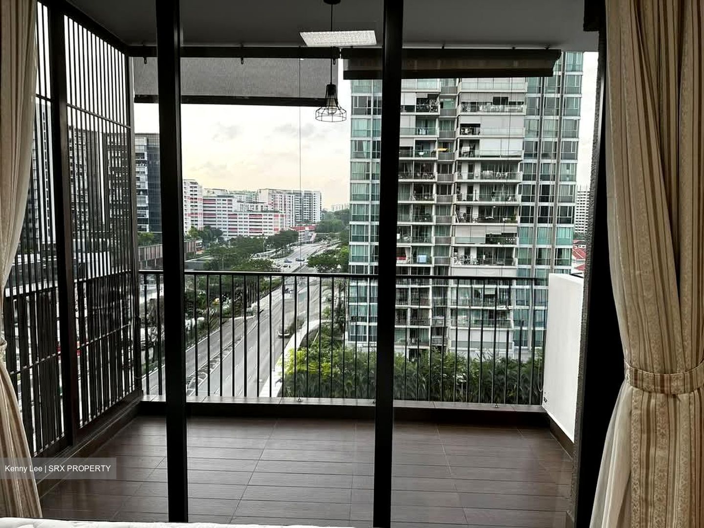 Sant Ritz (D13), Condominium #587062991